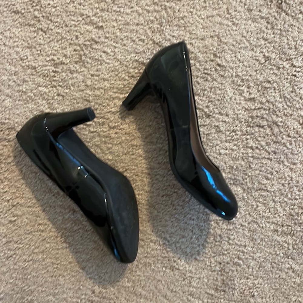 Black heels - Picture 3 of 3